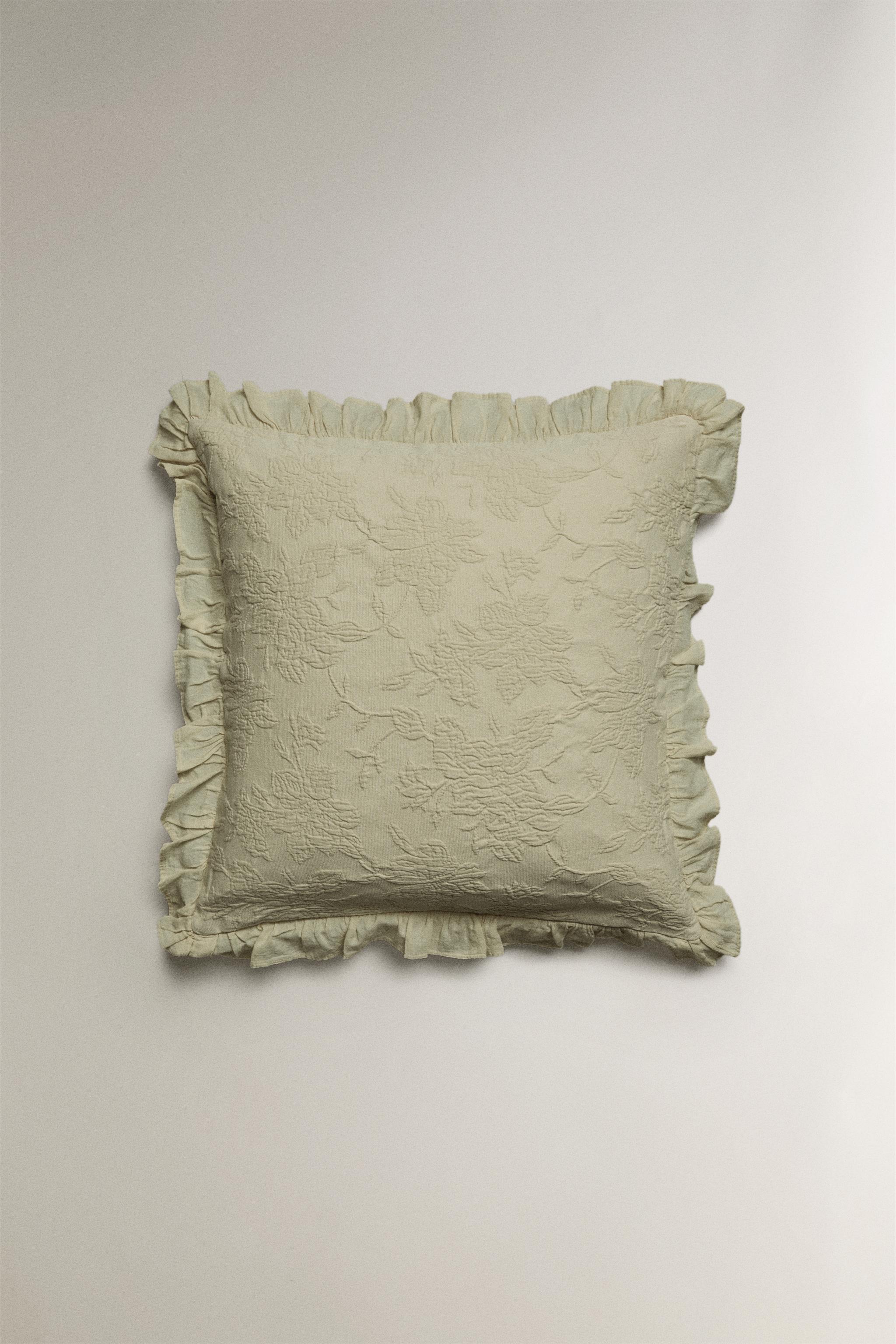 HOUSSE DE COUSSIN JACQUARD VOLANT